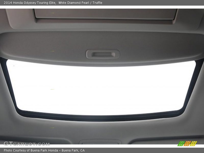 White Diamond Pearl / Truffle 2014 Honda Odyssey Touring Elite