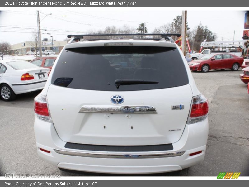 Blizzard White Pearl / Ash 2011 Toyota Highlander Hybrid Limited 4WD