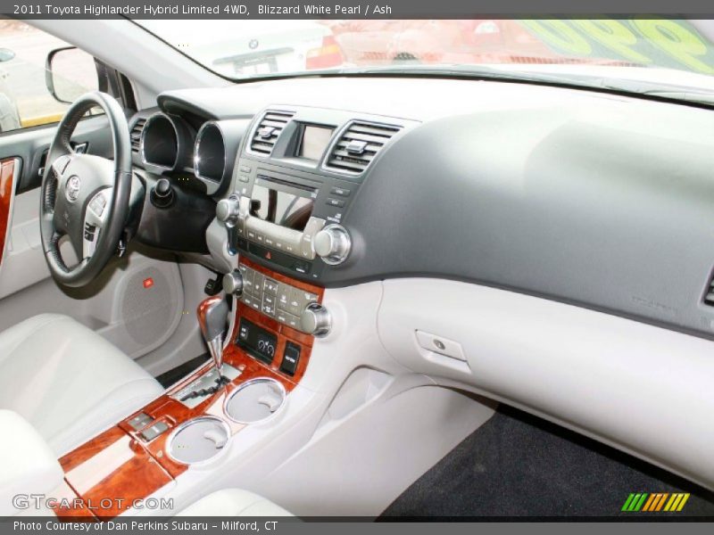 Blizzard White Pearl / Ash 2011 Toyota Highlander Hybrid Limited 4WD