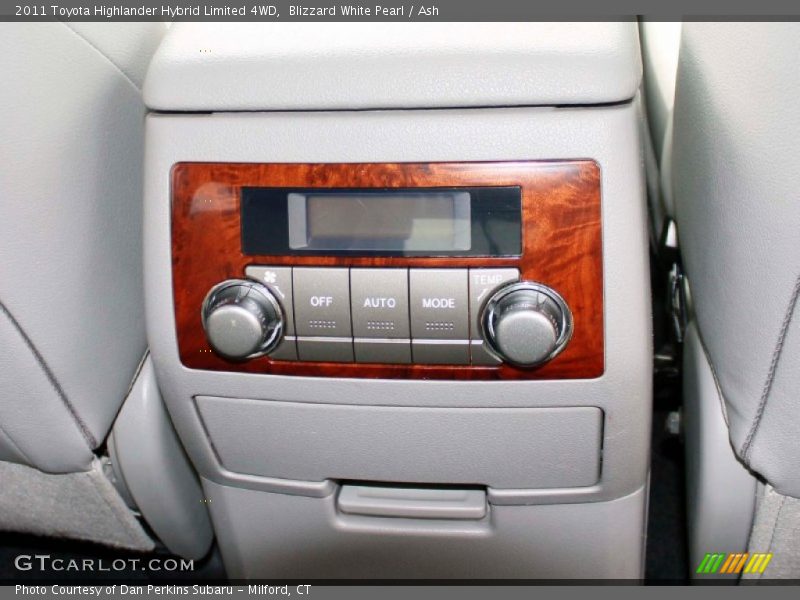 Blizzard White Pearl / Ash 2011 Toyota Highlander Hybrid Limited 4WD