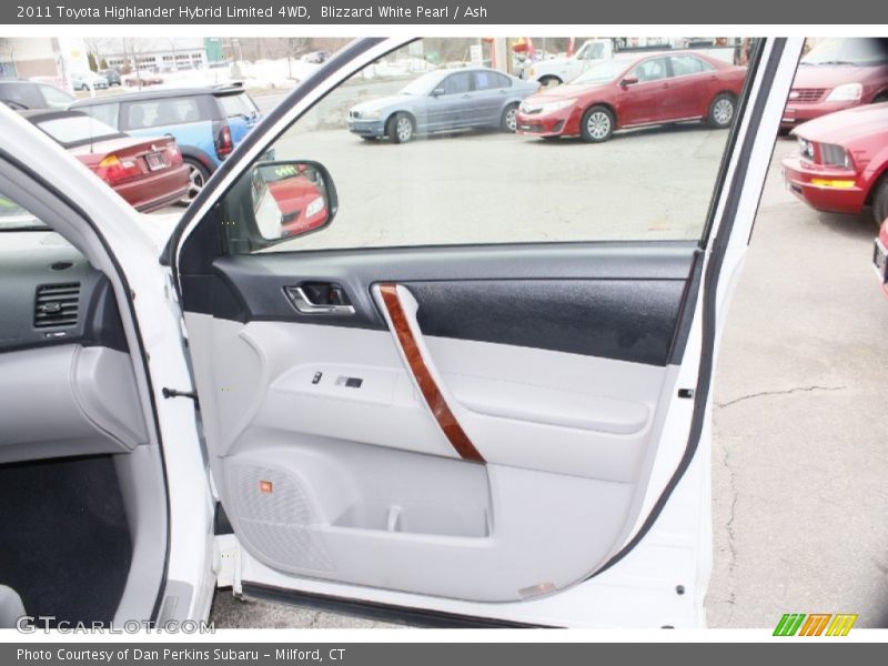 Blizzard White Pearl / Ash 2011 Toyota Highlander Hybrid Limited 4WD