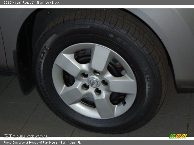 Silver Ice / Black 2010 Nissan Rogue S