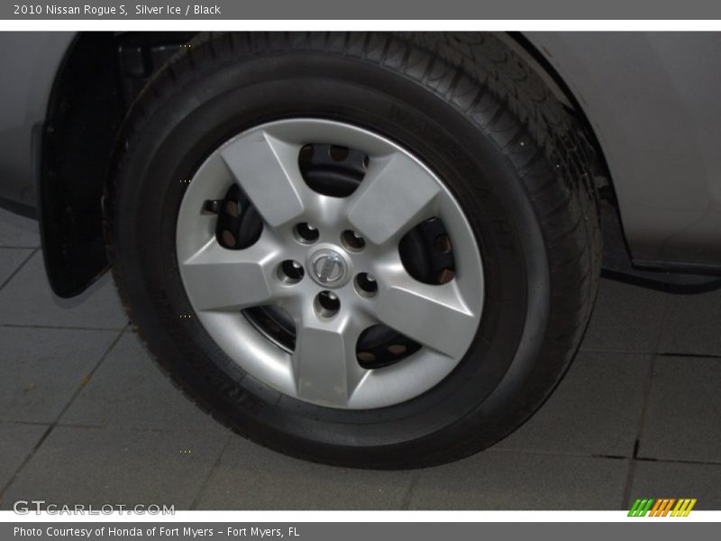 Silver Ice / Black 2010 Nissan Rogue S