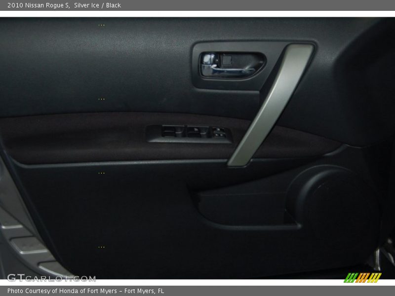 Silver Ice / Black 2010 Nissan Rogue S