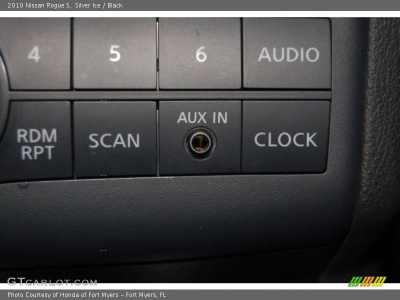 Silver Ice / Black 2010 Nissan Rogue S
