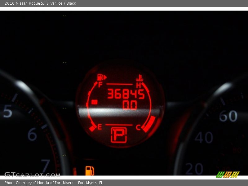 Silver Ice / Black 2010 Nissan Rogue S