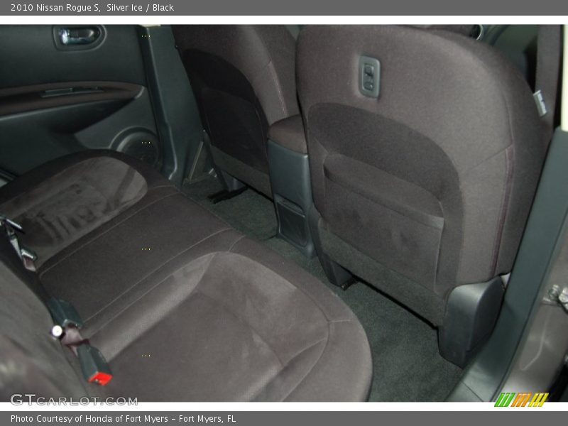 Silver Ice / Black 2010 Nissan Rogue S