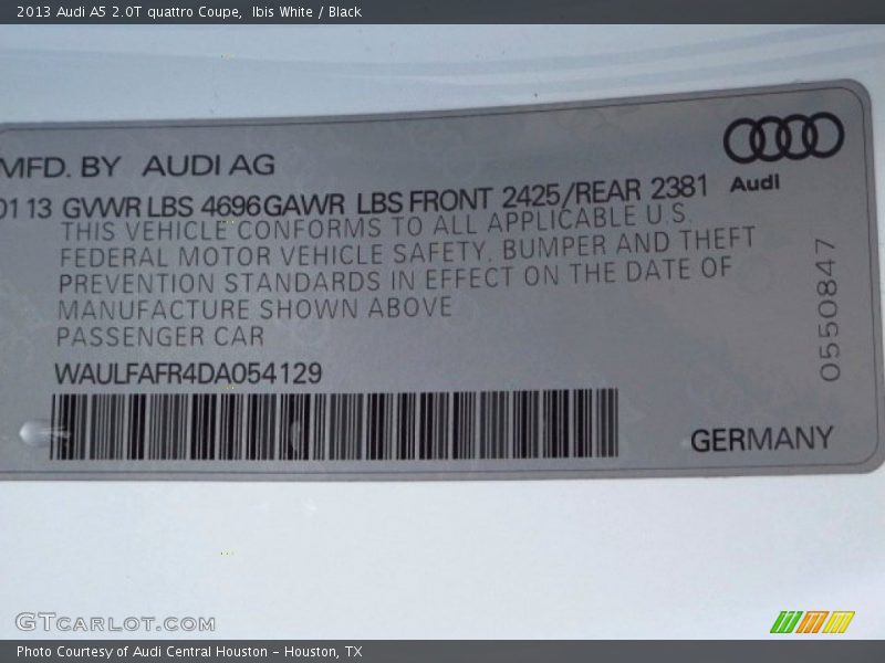 Ibis White / Black 2013 Audi A5 2.0T quattro Coupe