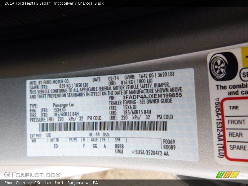 Ingot Silver / Charcoal Black 2014 Ford Fiesta S Sedan