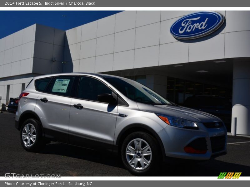 Ingot Silver / Charcoal Black 2014 Ford Escape S
