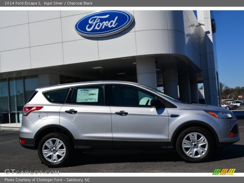 Ingot Silver / Charcoal Black 2014 Ford Escape S
