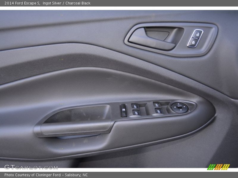 Ingot Silver / Charcoal Black 2014 Ford Escape S