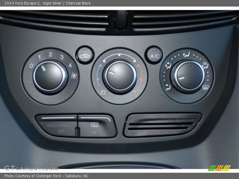 Ingot Silver / Charcoal Black 2014 Ford Escape S
