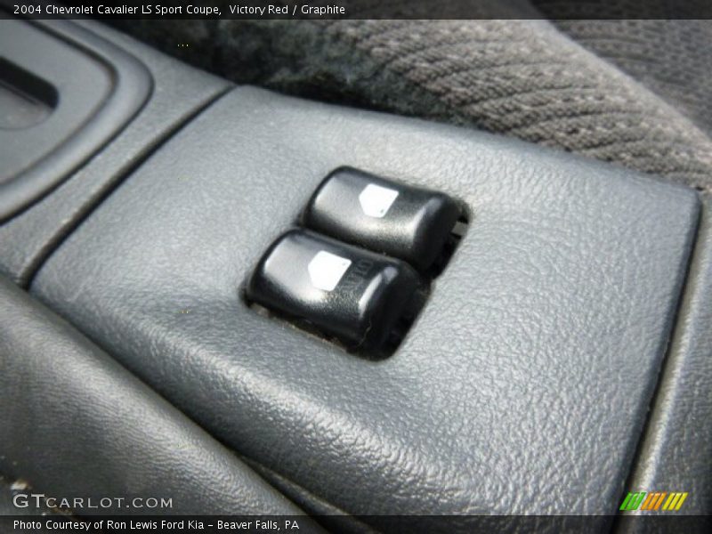 Victory Red / Graphite 2004 Chevrolet Cavalier LS Sport Coupe