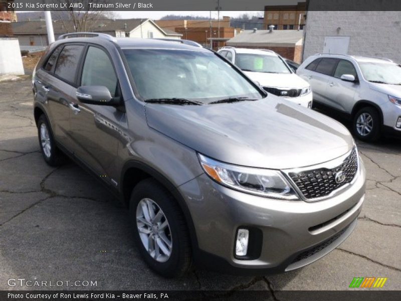 Front 3/4 View of 2015 Sorento LX AWD