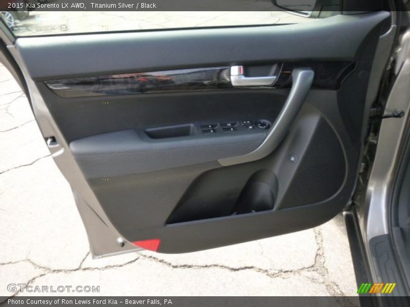 Titanium Silver / Black 2015 Kia Sorento LX AWD