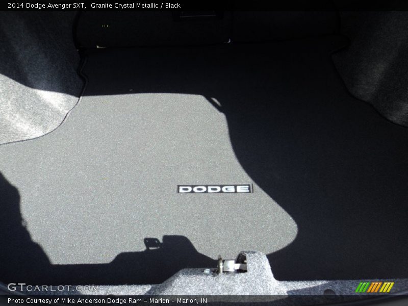 Granite Crystal Metallic / Black 2014 Dodge Avenger SXT