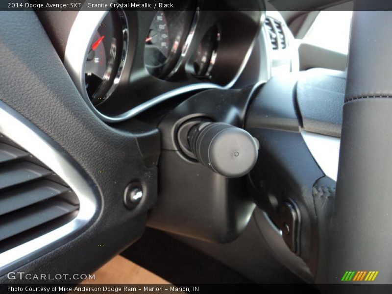 Granite Crystal Metallic / Black 2014 Dodge Avenger SXT