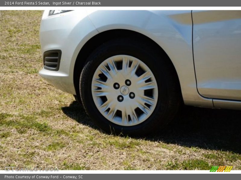 Ingot Silver / Charcoal Black 2014 Ford Fiesta S Sedan