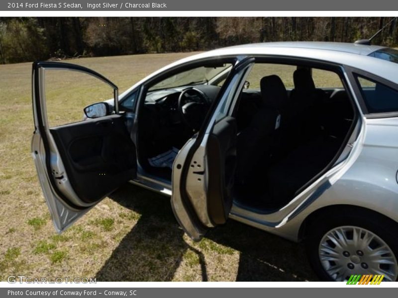 Ingot Silver / Charcoal Black 2014 Ford Fiesta S Sedan