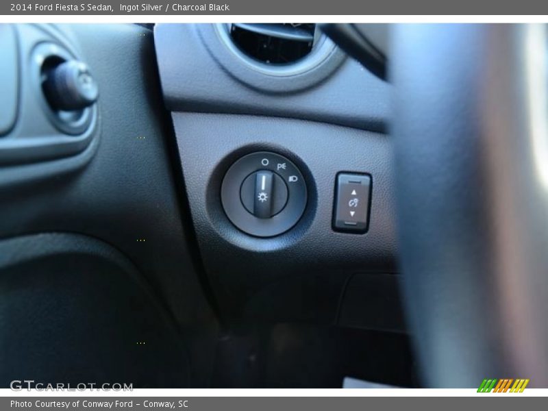 Ingot Silver / Charcoal Black 2014 Ford Fiesta S Sedan