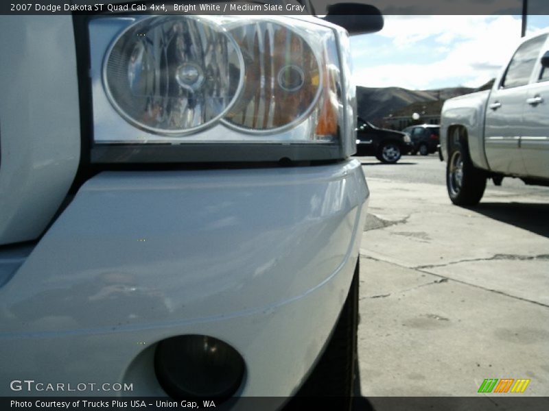 Bright White / Medium Slate Gray 2007 Dodge Dakota ST Quad Cab 4x4