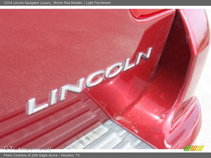 Merlot Red Metallic / Light Parchment 2004 Lincoln Navigator Luxury