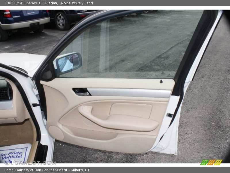 Alpine White / Sand 2002 BMW 3 Series 325i Sedan