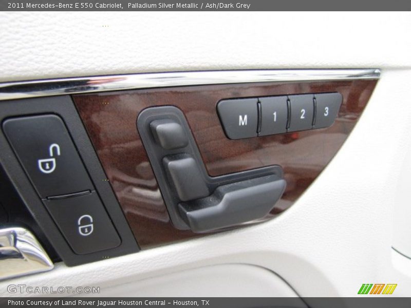 Controls of 2011 E 550 Cabriolet