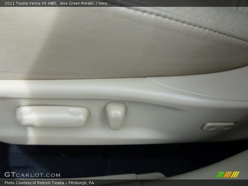 Aloe Green Metallic / Ivory 2011 Toyota Venza V6 AWD