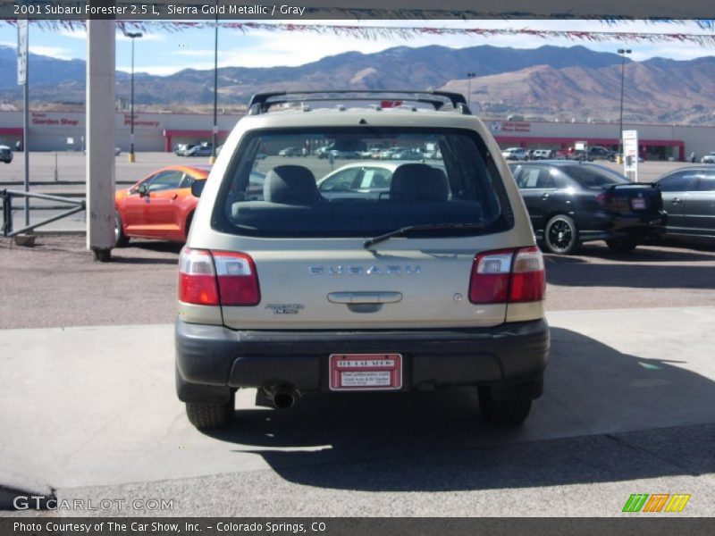 Sierra Gold Metallic / Gray 2001 Subaru Forester 2.5 L