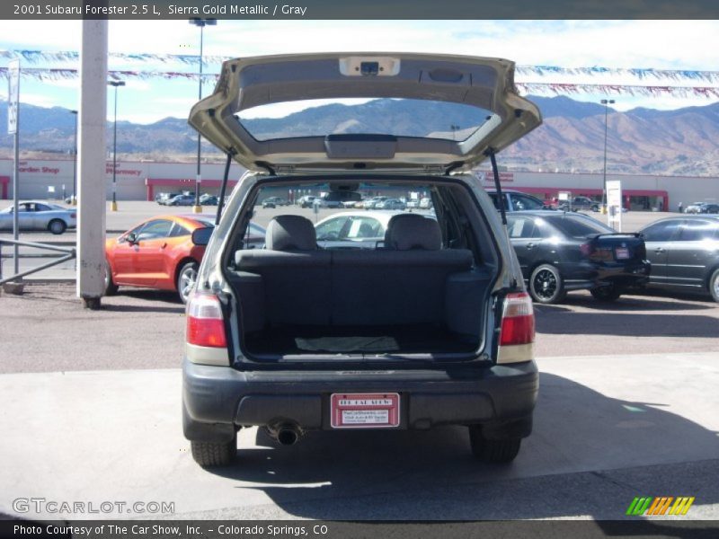 Sierra Gold Metallic / Gray 2001 Subaru Forester 2.5 L