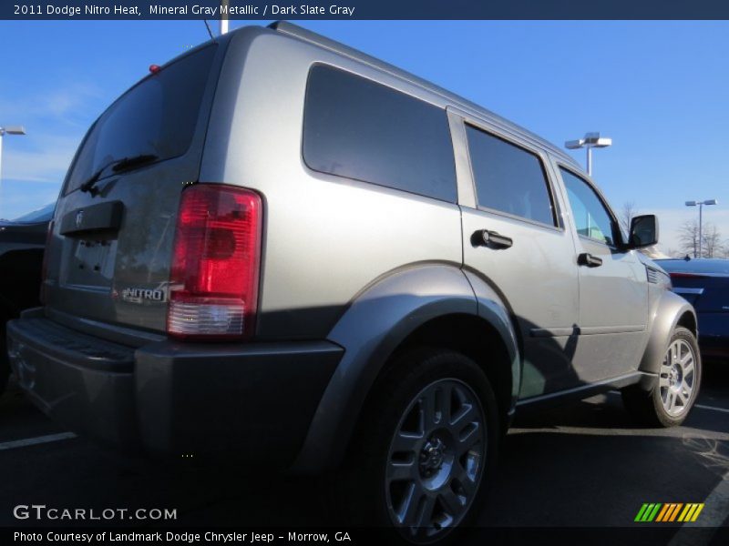 Mineral Gray Metallic / Dark Slate Gray 2011 Dodge Nitro Heat