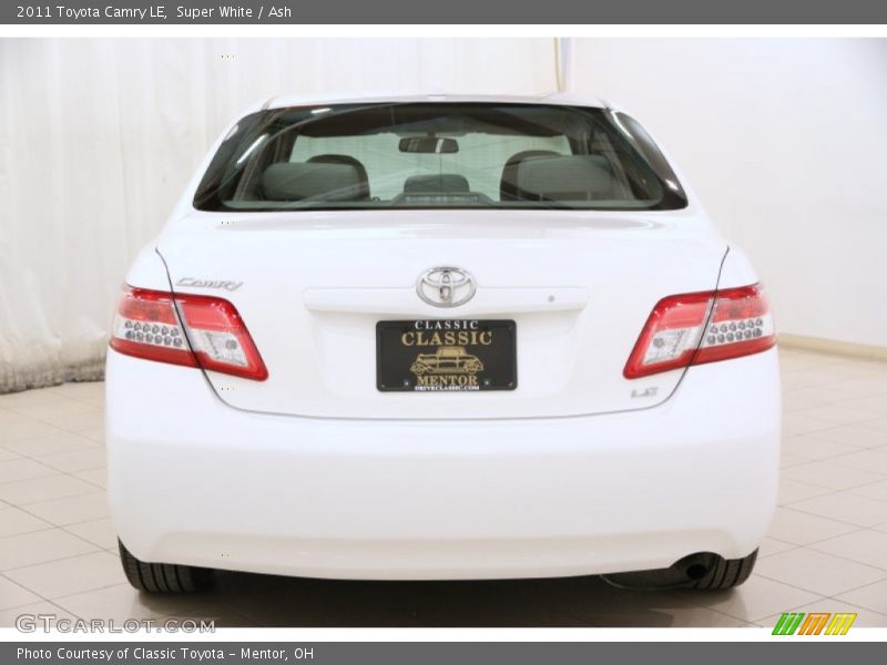 Super White / Ash 2011 Toyota Camry LE