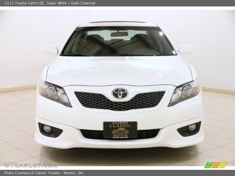Super White / Dark Charcoal 2011 Toyota Camry SE