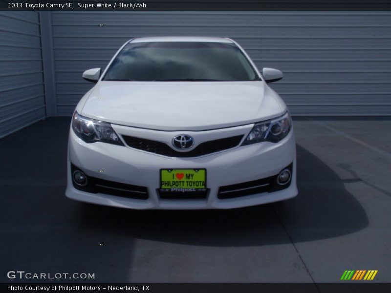 Super White / Black/Ash 2013 Toyota Camry SE