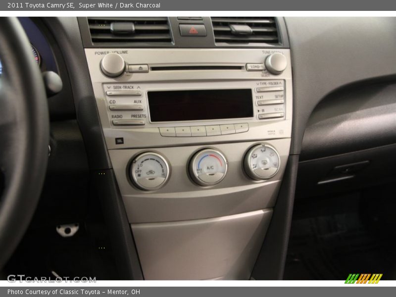 Super White / Dark Charcoal 2011 Toyota Camry SE
