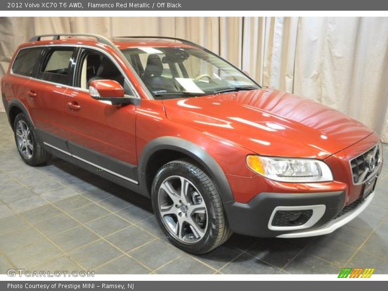 Front 3/4 View of 2012 XC70 T6 AWD