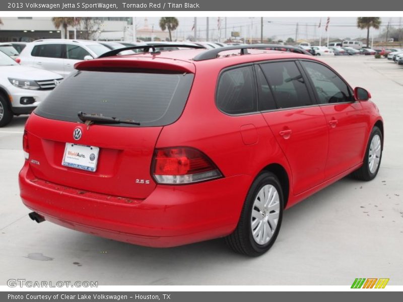 Tornado Red / Titan Black 2013 Volkswagen Jetta S SportWagen
