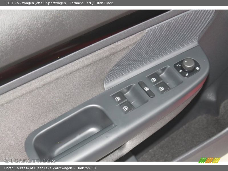 Tornado Red / Titan Black 2013 Volkswagen Jetta S SportWagen