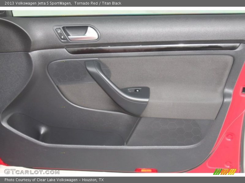 Tornado Red / Titan Black 2013 Volkswagen Jetta S SportWagen