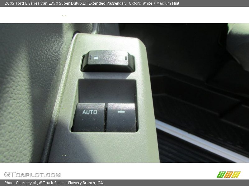 Oxford White / Medium Flint 2009 Ford E Series Van E350 Super Duty XLT Extended Passenger