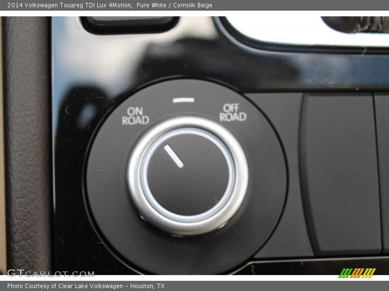 Pure White / Cornsilk Beige 2014 Volkswagen Touareg TDI Lux 4Motion