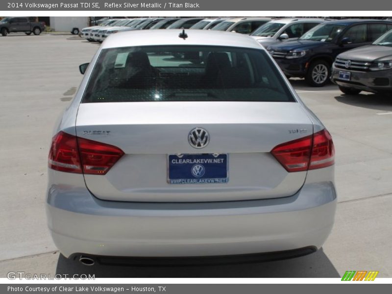 Reflex Silver Metallic / Titan Black 2014 Volkswagen Passat TDI SE