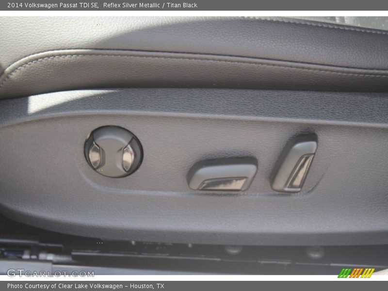 Reflex Silver Metallic / Titan Black 2014 Volkswagen Passat TDI SE