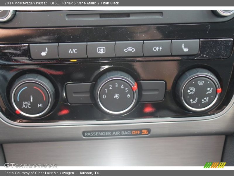 Reflex Silver Metallic / Titan Black 2014 Volkswagen Passat TDI SE