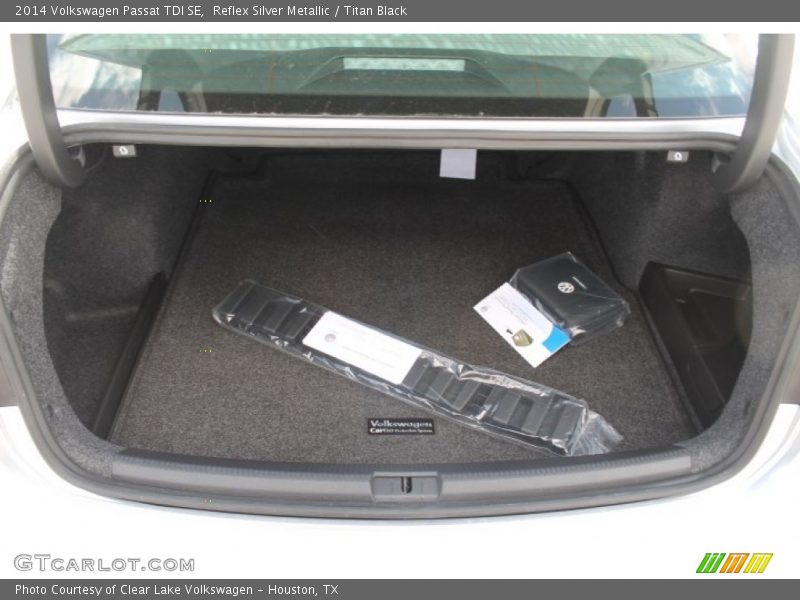 Reflex Silver Metallic / Titan Black 2014 Volkswagen Passat TDI SE