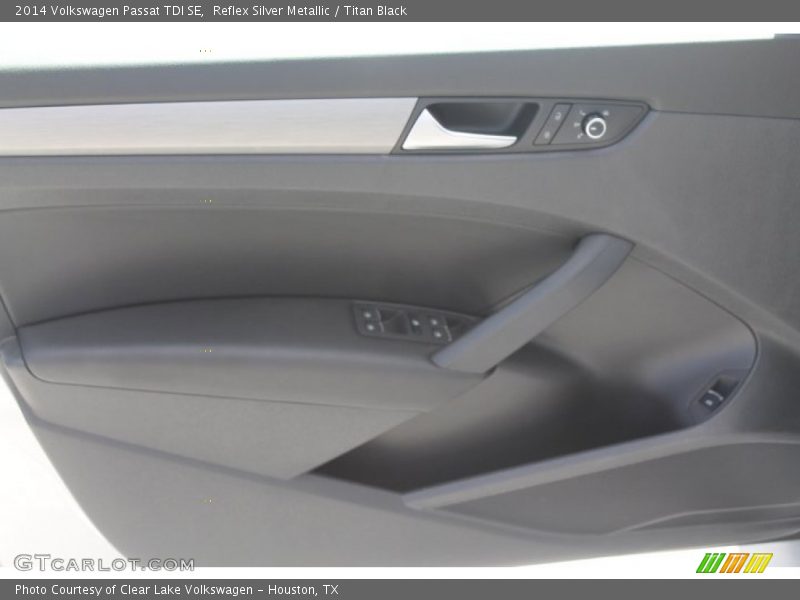 Reflex Silver Metallic / Titan Black 2014 Volkswagen Passat TDI SE