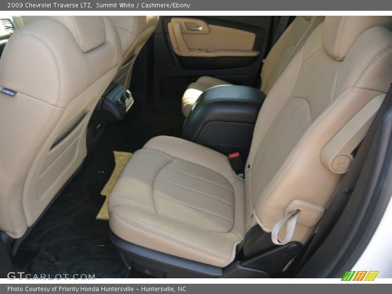 Summit White / Cashmere/Ebony 2009 Chevrolet Traverse LTZ