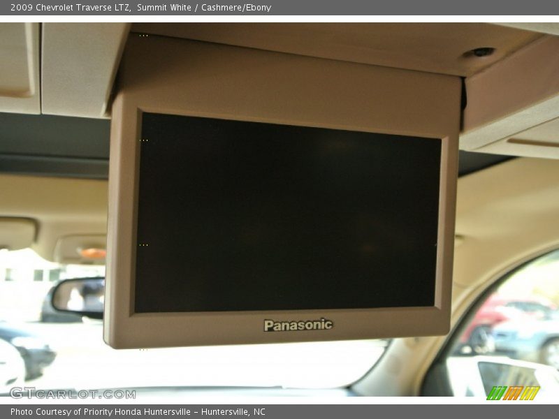 Summit White / Cashmere/Ebony 2009 Chevrolet Traverse LTZ